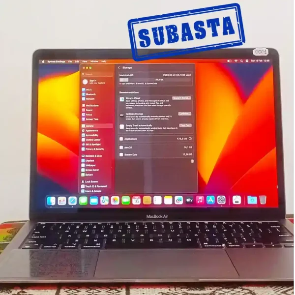 Apple MacBook Air (13.3 pulgadas, 8GB RAM, Almacenamiento SSD de 245gb, Teclado mágico)